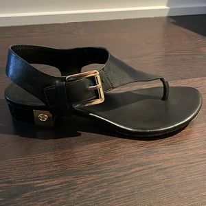 Michael Kors London thong leather sandals